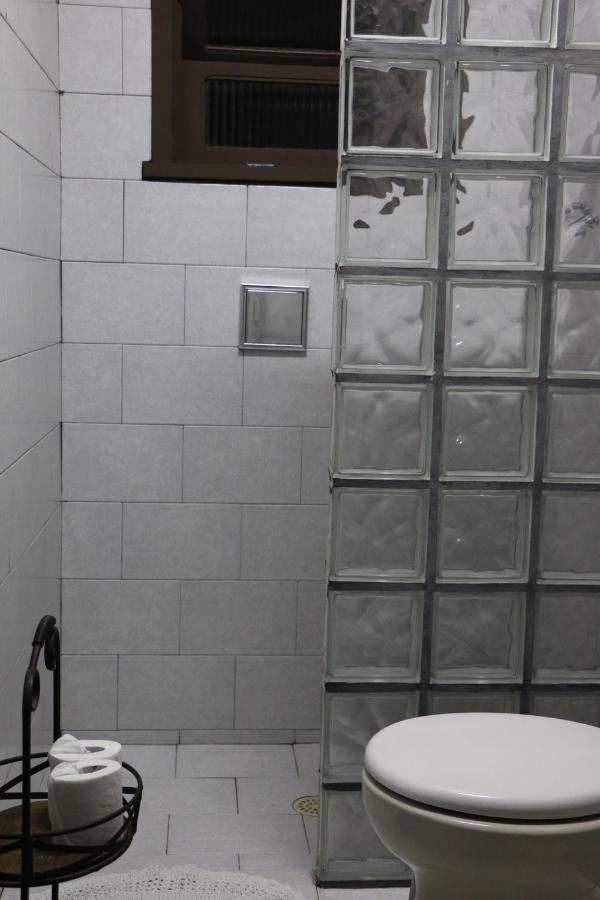 Excelente Quarto Com Cama De Casal King Em Casa Perto Do Aeroporto De Curitiba São José dos Pinhais Eksteriør billede
